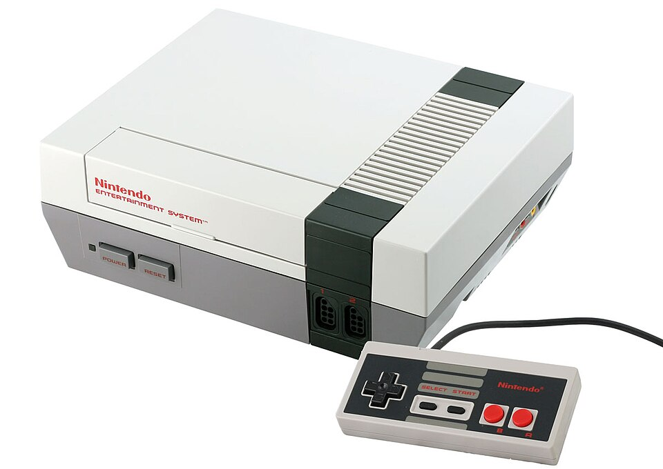 Nintendo NES (Nintendo Entertainment System) Console with controller